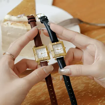 Femei Ceas Stil Retro 2022 Nou Pătrat Mic Ceas de Vârstă Mijlocie Watch Ladies Watch Ceas pentru Femei de Moda de Lux
